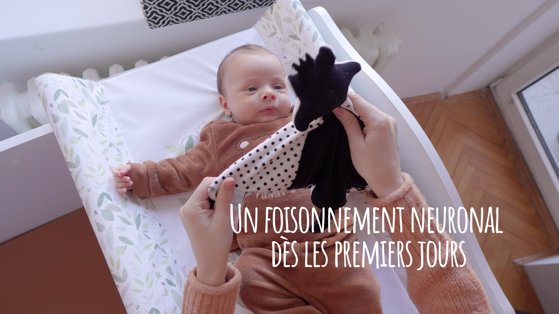 Le foisonnement neuronal du bébé impacte son sommeil